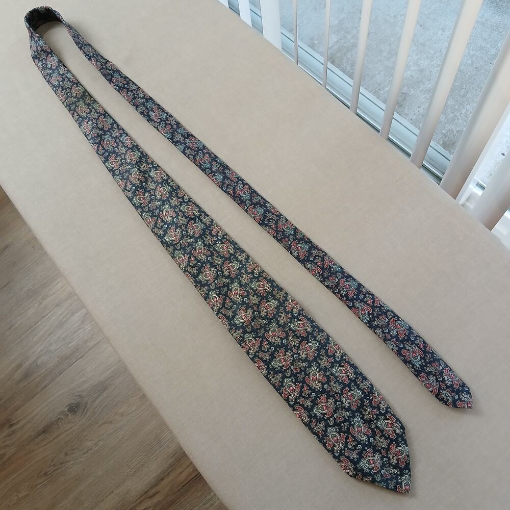 Vintage Gant Blue Paisley Silk Mens Necktie classic 70s 80s red cream retro - Picture 2 of 8